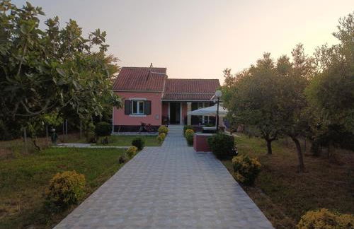 Beautiful nearby beach house with garden, private pool and large yard - Foto 1
