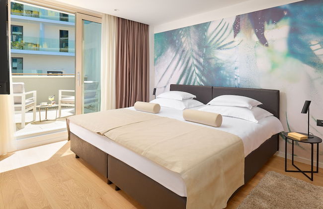 Amphora's Garden - Photo 10