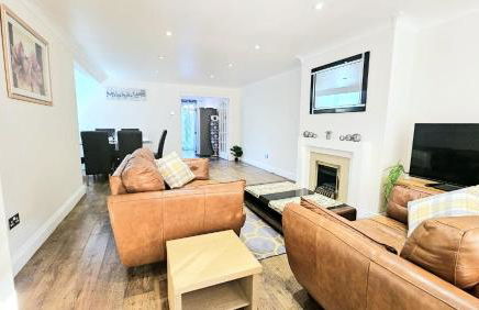 Cosy and spacious Home -Free parking, Free WiFi- sleeps 5 by FINNA Properties Ltd - Foto 31