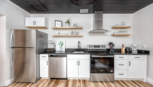 MODERN - Mins to Beach - Walk to Downtown - Free parking - Foto 2, stove, dishwasher, toaster