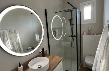 T2 neuf avec vue mer à 2 pas du centre et proche des plages - Foto 5