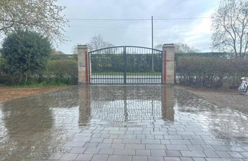 Caravan in Holcot - Sleeps 6 - Pet Friendly - Foto 11