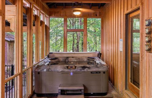 The Wagon Wheel Cabin Hot Tub Sleeps 10 Spacious - Foto 4