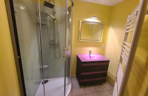 Gîte spacieux avec terrasse, confort moderne dans un cadre verdoyant et propice aux balades. - FR-1-589-79 - Foto 28