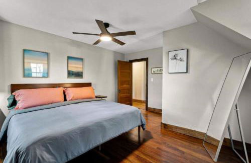 25 Massive 5 BR in Downtown Southington - Foto 4