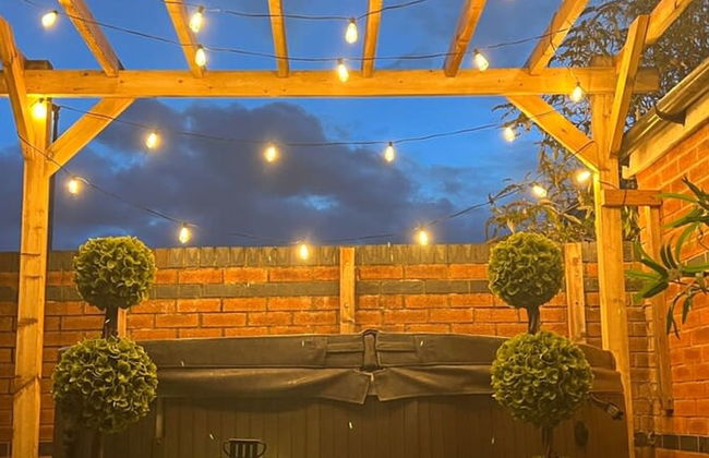 The Cheshire Gathering - Hot Tub 8 Bedroom - Photo 24