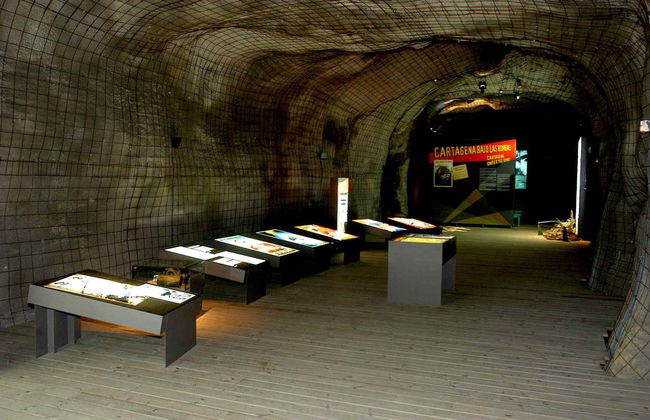 Entrada al Museo-Refugio de la Guerra Civil - Foto 2