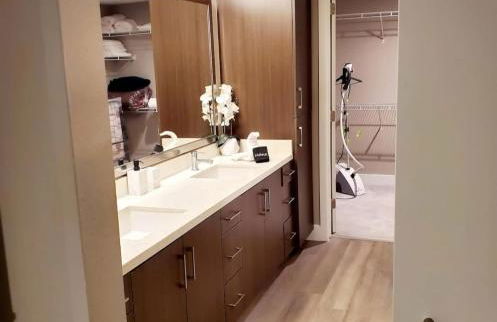 Spacious 2 bed 2 bath, Pool, Hottub, Wifi, 24 hr Fitness, Parking - Foto 12