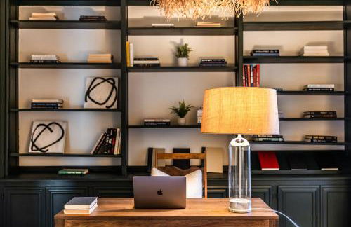 @ Marbella Lane - Vibrant & Chic Designer Home - Photo 58