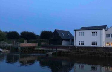 Quirky 1 bedroom barn on the river in Arundel - Foto 12