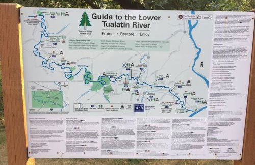 West Linn Relaxing Entire Home WiFi TV Yard BBQ Eateries - Foto 9