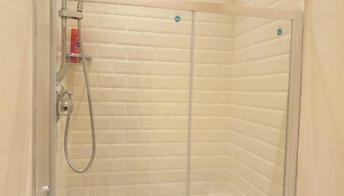 London Luxury Apartments 3 Bedroom Sleeps 8 with 3 Bathrooms 5 mins Walk to tube station free parking - Foto 3