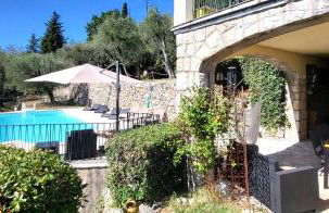 "La Colombe sous les Oliviers" Gîte jusqu'à 4 personnes - 75m2 - Sur Boooking - Rez de jardin Piscine Vue mer et lac - Foto 25