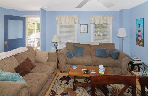 Blue Moon - Pet friendly and great location! - Photo 5