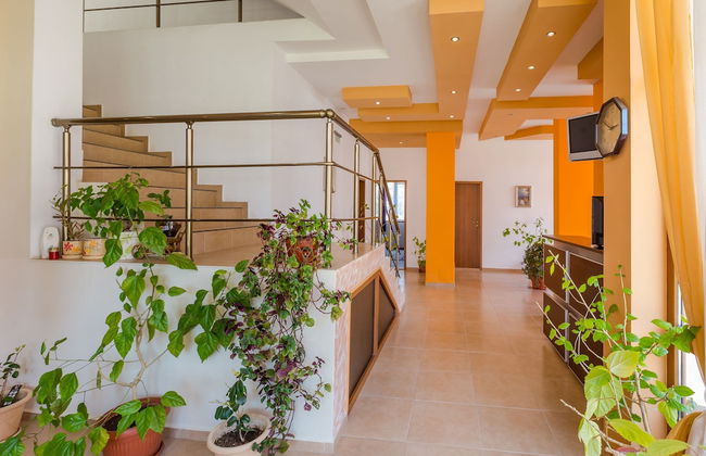 1 Bedroom Apartment in Dafinka Guest House - Photo 2