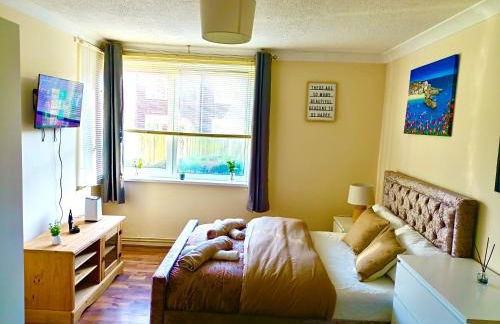 Heart of Telford Stylish 2-Bedroom - Photo 1