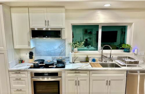 2 Masters, Newly renovated with new furnishings - 4BR 3BA - Photo 21