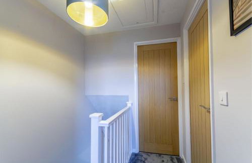 Modern 2-Bed Home with Free Parking Near Peak District - Foto 21