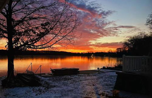 Lakefront Girls getaway Romantic Retreat low fees - Foto 38