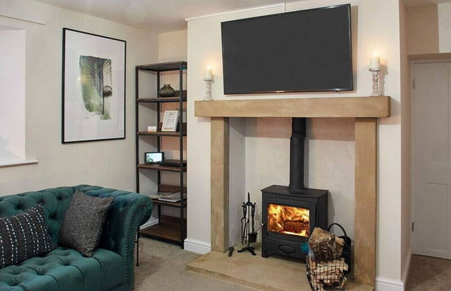 Host Stay Middle Farmhouse - Photo 9