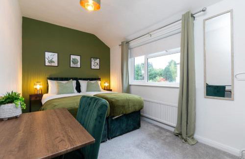 Whole 3 Bedroom House - 2 Free Parking - Photo 5