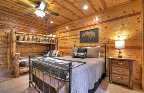 A Little Bit of Heaven Swim in the creek soak in the hot tub and relax in comfort - Foto 27