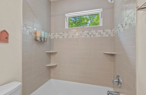 Near Asheville Hot Tub Fire Pit BBQ Sleeps 10 - Foto 31