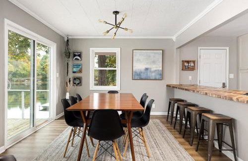 Bryan Lake Oasis in Downtown Lake Ann - Foto 46