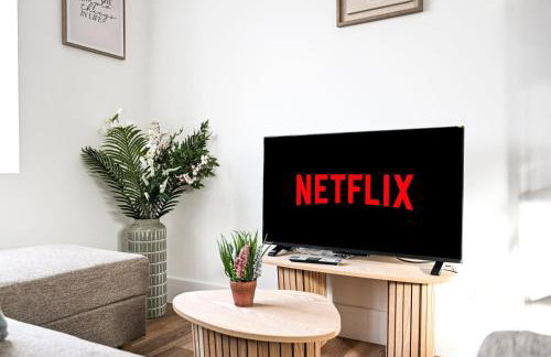 Historic 2-Bed Hideaway Near Hampton Court Palace - Foto 1