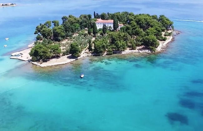 Step Away From The Beach 1-bedroom Apartment Lolov - Photo 23