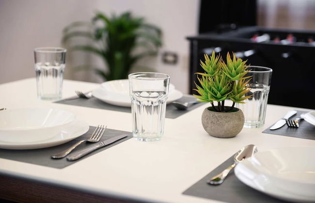 Xuru Stays I Play Foosball & Do Yoga - 1 BR Apt. 5 Min To Airport - Foto 11