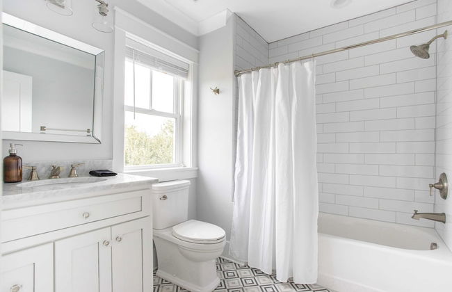 1blck to Beach, Pool, Firepit, Outdoor Kitchen, Game Room Pelican by Avantstay - Foto 24