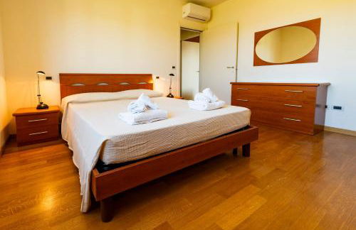 GuestHost - Bright Apartment with Terrace - Photo 17