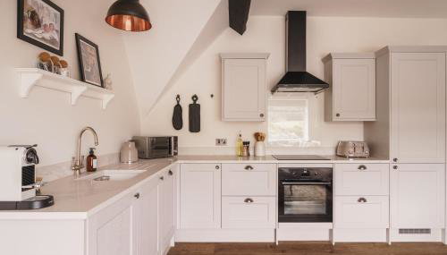 Robins Nest, The Old Bank House - Photo 4, stove, dishwasher, pet friendly