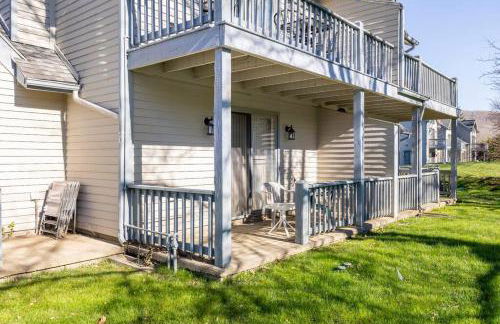 SKIING, HIKING, VILLAGE OF EVILLE MTN ESCAPE - Foto 23