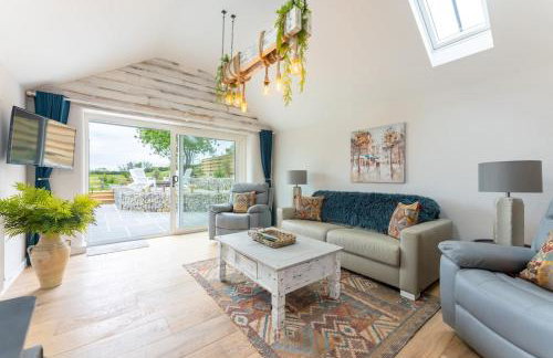 The Cow Stalls - Stunning Farmhouse with Wonderful Views and Garden - Close to Corfe Castle - Foto 1