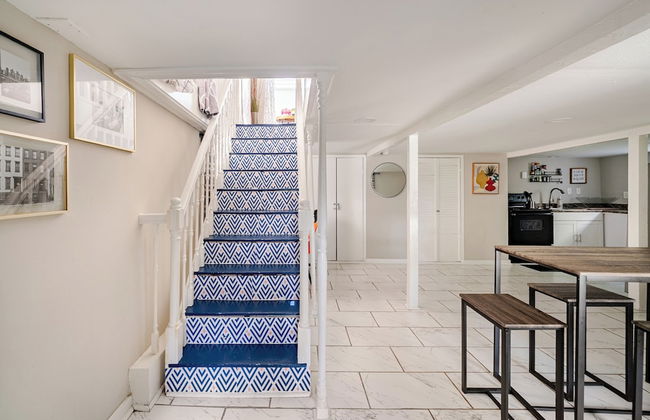 Wonderful Getaway Houston 2BR w/Balcony Views - Photo 24