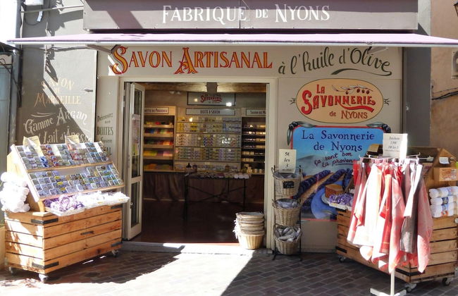 Charming Provencal Holiday Home With Garden - Foto 16