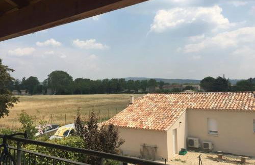 Apt 50m2 avec Balcon tout équipé proche d'Avignon - Foto 9