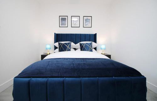 New Cardiff Bloc Exclusive Apartments By Prime Stays - Shops and Parking - Great for Groups and Families - Foto 17