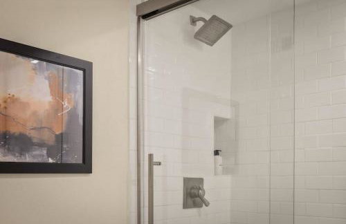 Urban Gallery Loft - King Bed - Larimer Square - Foto 43