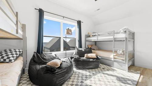 The Luxx - ALL NEW / 4 BD / Poolside / Hot Tub / Lake View - Foto 5