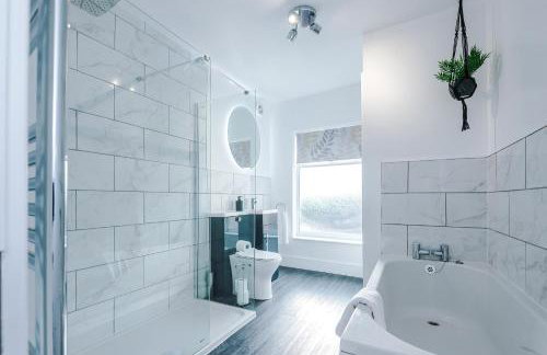 Oxford House by YourStays - Cosy Home in the Suburb of May Bank - Foto 30