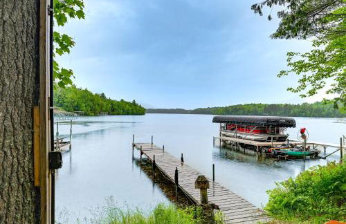 Peaceful White Sand Lake House with Dock and Deck! - Foto 2