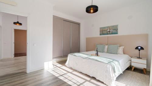 Holidays Octopussy - Foto 2, wardrobe