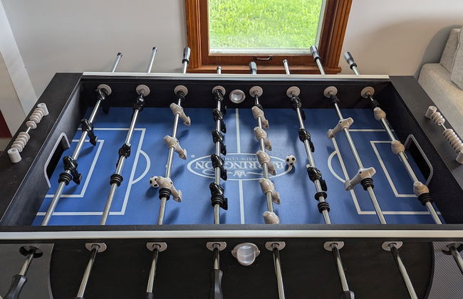 Stowe Retreat Mountain Views & Fenced Backyard by RedAwning - Foto 24