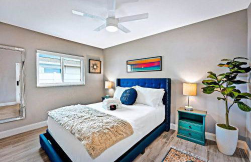 NEW Waterfront Tropic Oasis - Heated Pool, Canal, Dock, Air Hockey - Foto 35