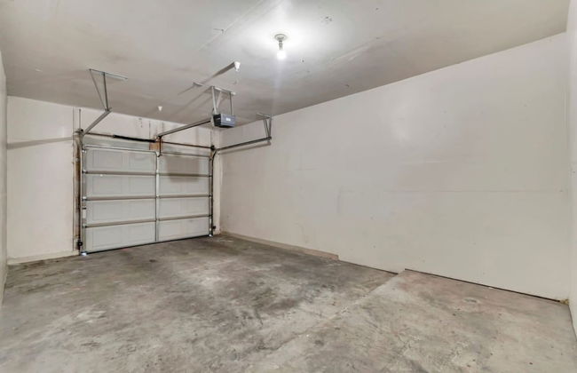 1st Fl King Beds Pool Garage - Near AFB - Foto 22