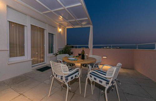 Split Eye Apartment - Photo 18