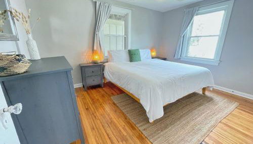 Seas the Day - 4 blocks to the beach, restaurant, and bar district - great deck and outdoor space!! - Foto 5